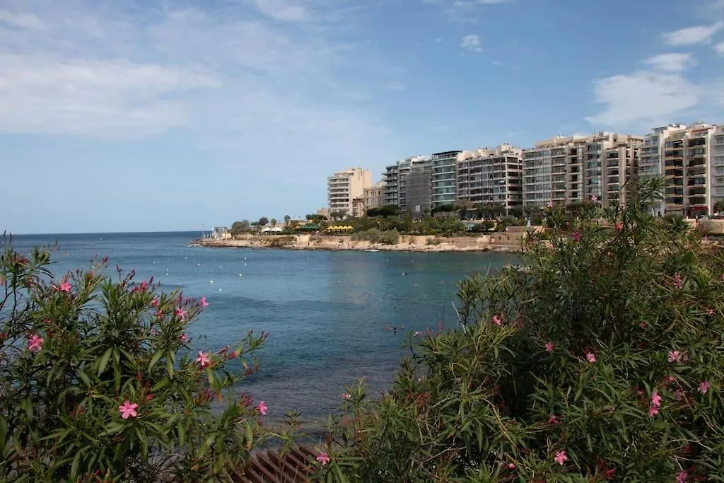 Designer 2Br Home In The Heart Of Sliema With Wifi By 360 Estates
